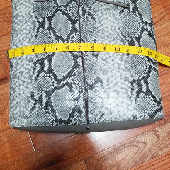 Banana Republic Snakeskin Design Leather Tote Bag - Picture 7 of 7